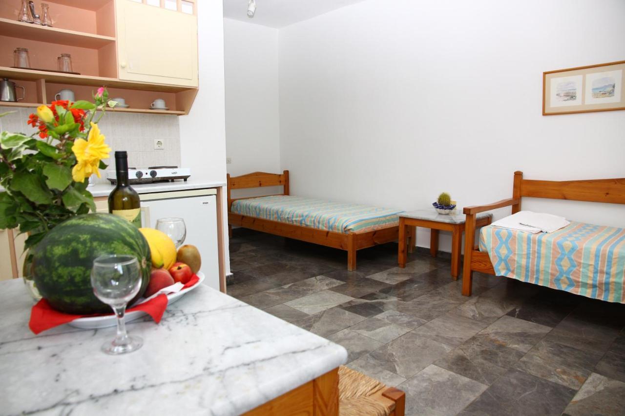 Camari Garden Hotel Apartments Йерані Екстер'єр фото
