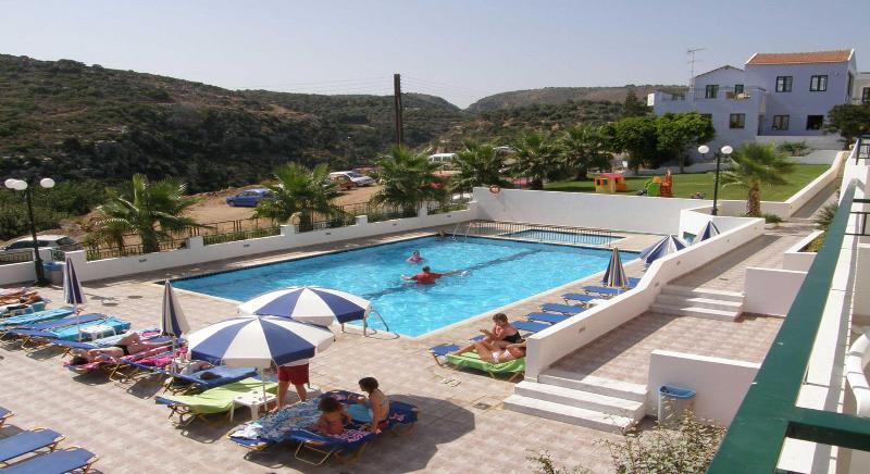 Camari Garden Hotel Apartments Йерані Екстер'єр фото