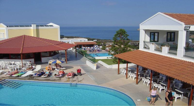 Camari Garden Hotel Apartments Йерані Екстер'єр фото