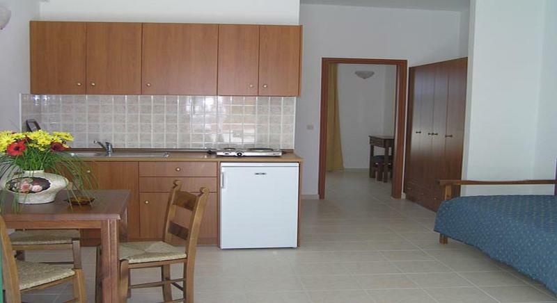 Camari Garden Hotel Apartments Йерані Екстер'єр фото